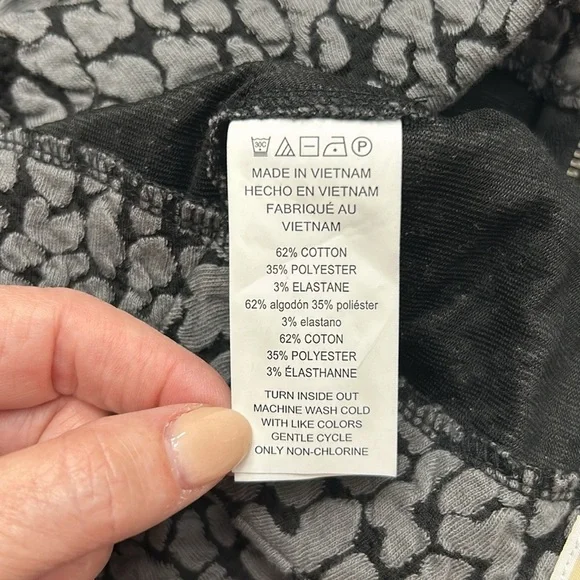 Micheal Kors Skirt Flare Bottom. Size Small - Picture 7 of 11